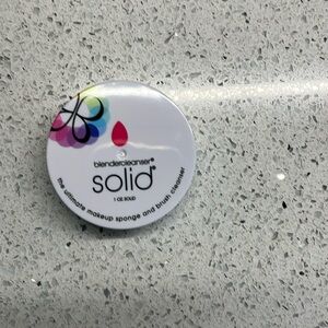 Blendercleanser solid NWOT the ultimate make up sponge and brush cleanse